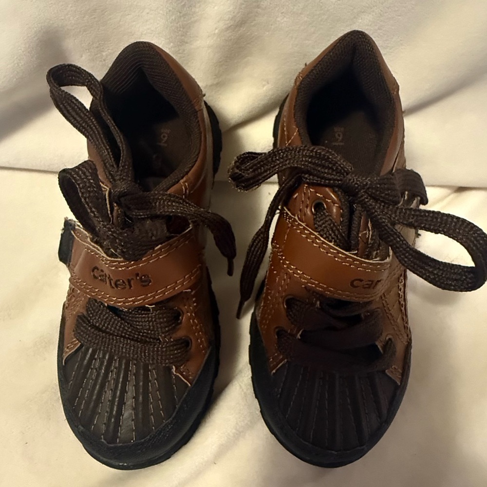 Carter's Brown Kids Sneakers

EUC  LIKE NEW